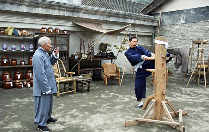Leung Bik teaches Ip Man an improved style of Wing Chun
