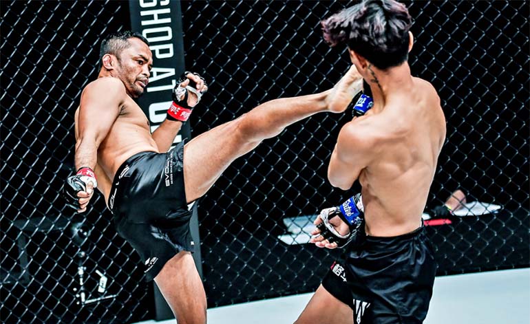 Dejdamrong “Kru Rong” Sor Amnuaysirichoke- Top 5 MMA Finishes - Kung Fu Kingdom
