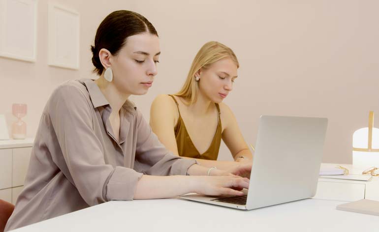 How Are Women Business Owners Shaping Modern Retail Markets Lately? - KUNG FU KINGDOM