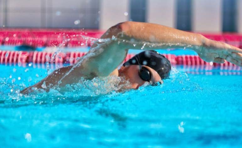 Pros and Cons of Swimming for Your Health